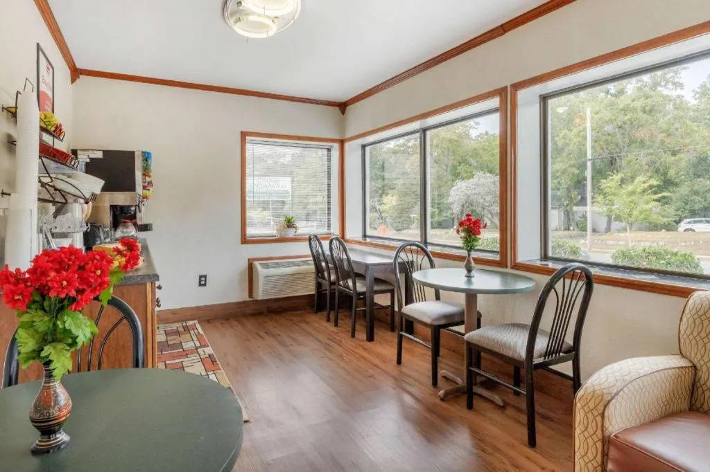 Econo Lodge Columbia Fort Jackson