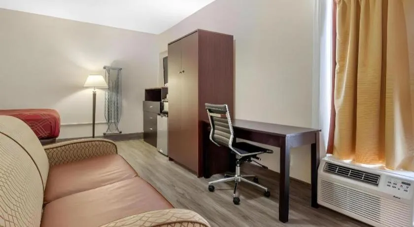 Bed in Econo Lodge Columbia Fort Jackson