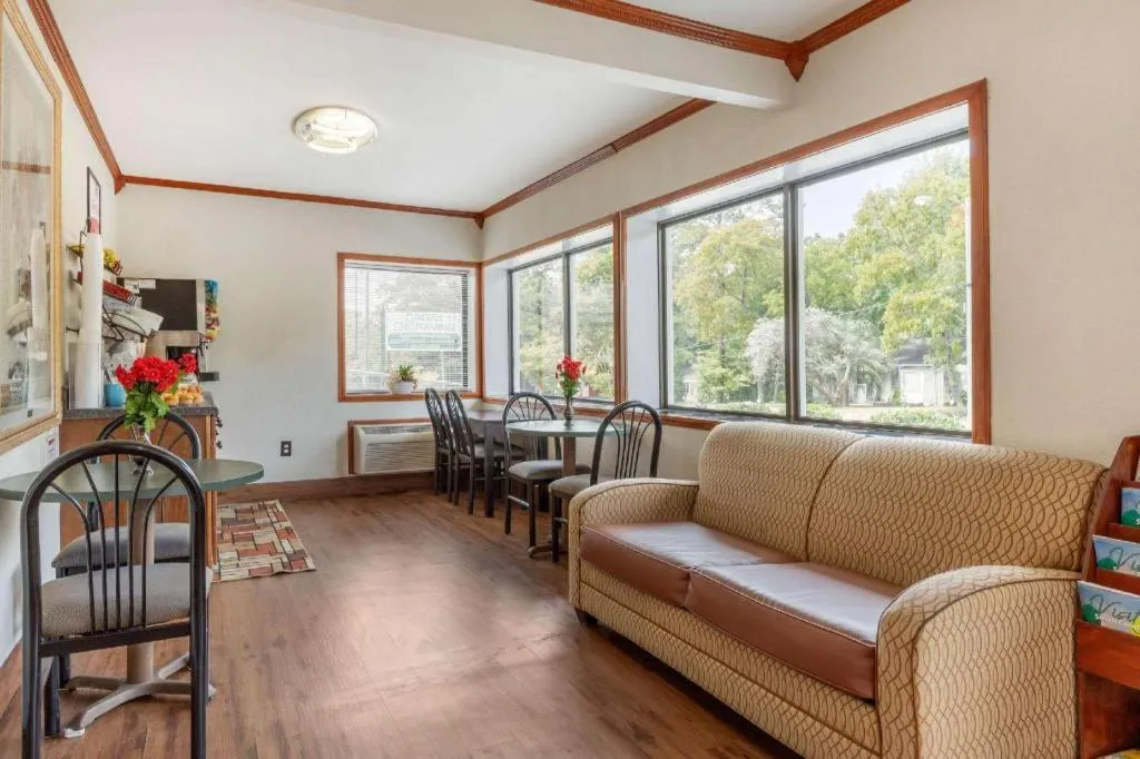 Econo Lodge Columbia Fort Jackson