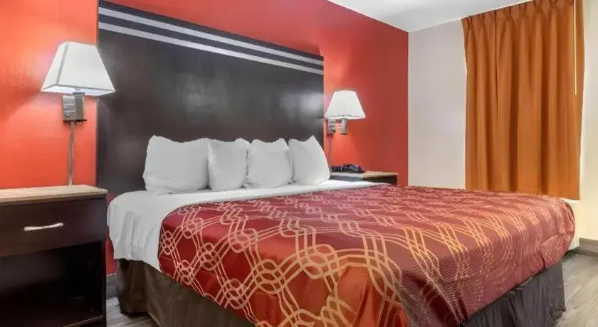 Bed in Econo Lodge Columbia Fort Jackson Bed in Econo Lodge Columbia Fort Jackson