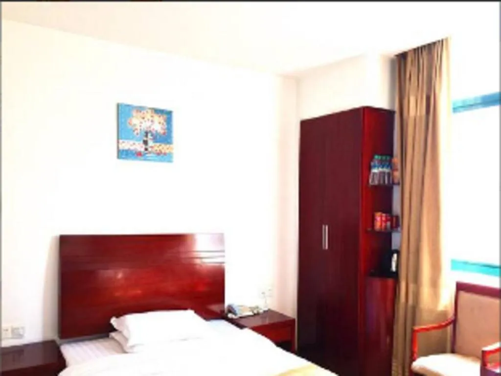Bed in GreenTree Inn Shangrao Qianshan hekou old town Xinjiang longting shell hotel