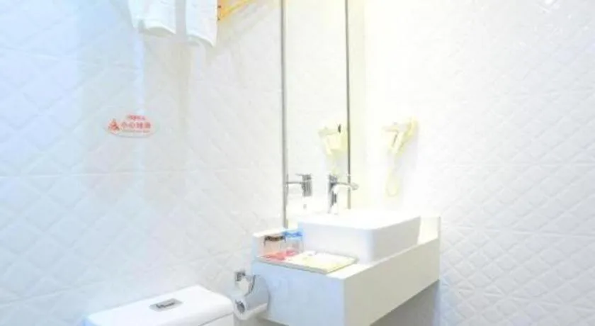 Crystal Love There Hotel