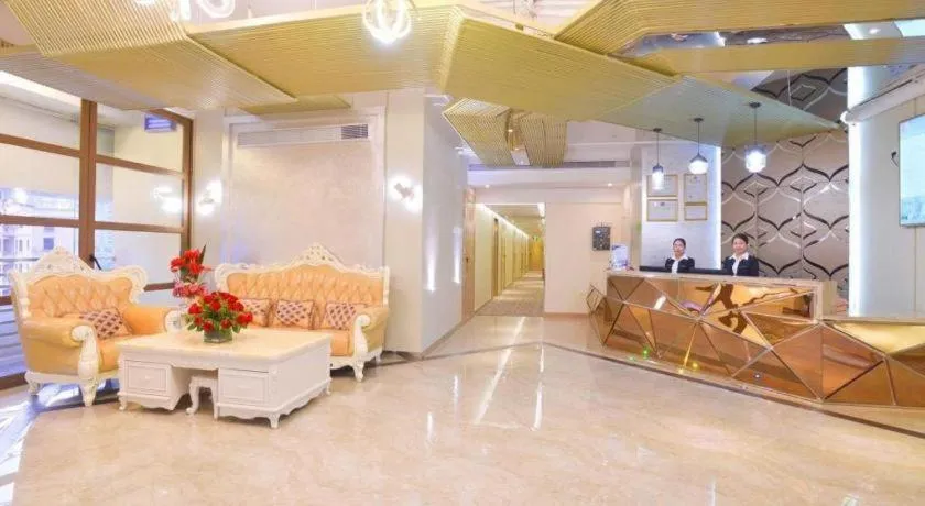 Crystal Love There Hotel