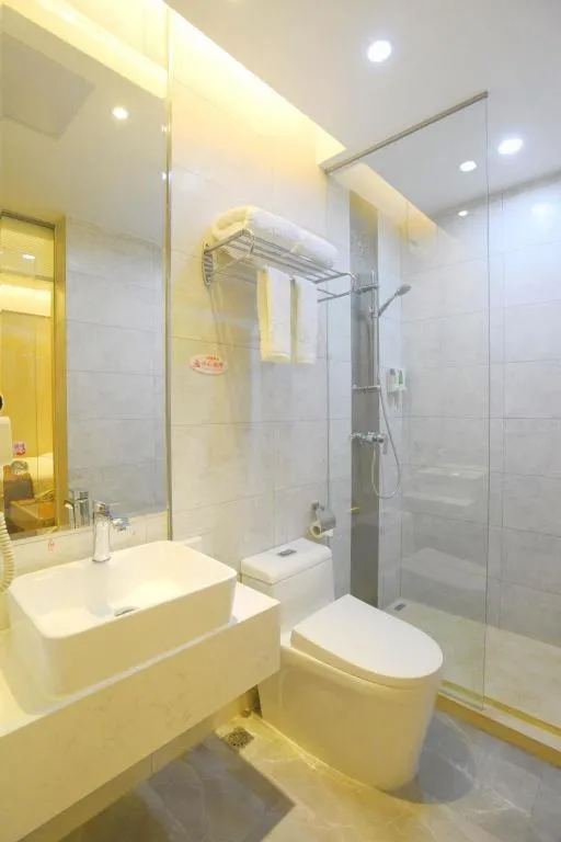 Crystal Love There Hotel