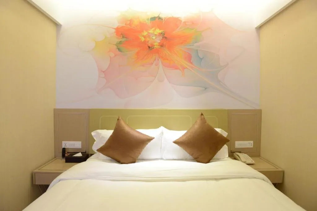 Bed in Crystal Love There Hotel