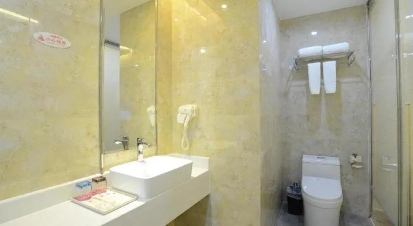 Crystal Love There Hotel