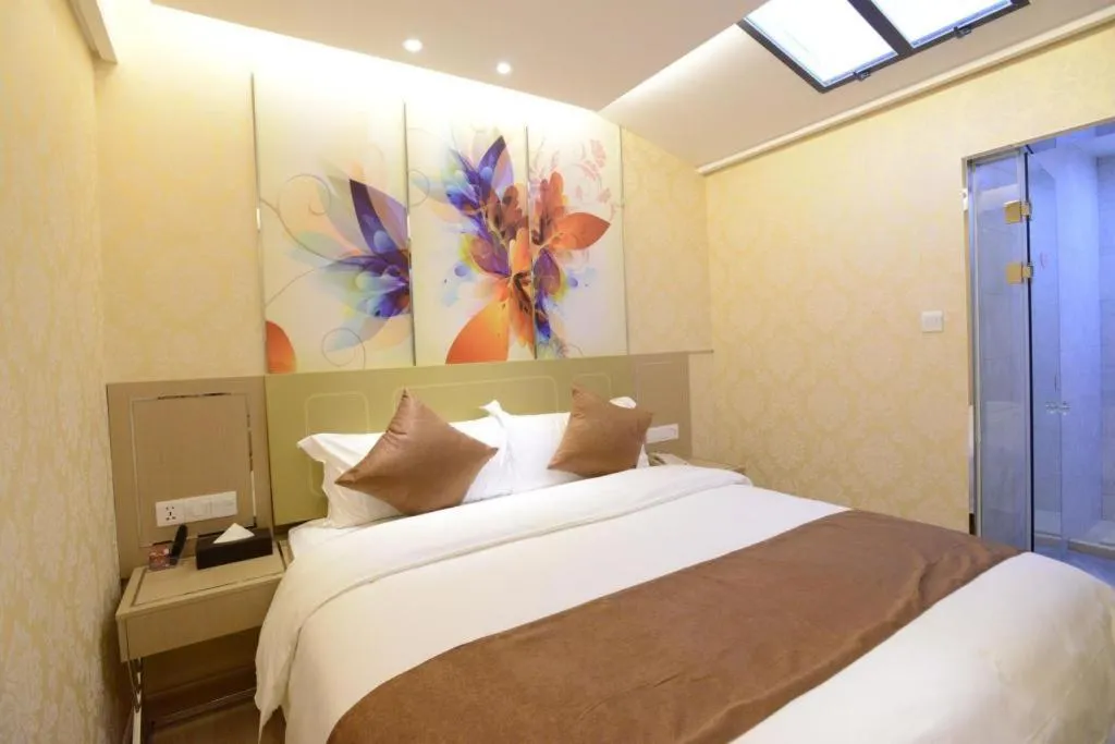 Bed in Crystal Love There Hotel