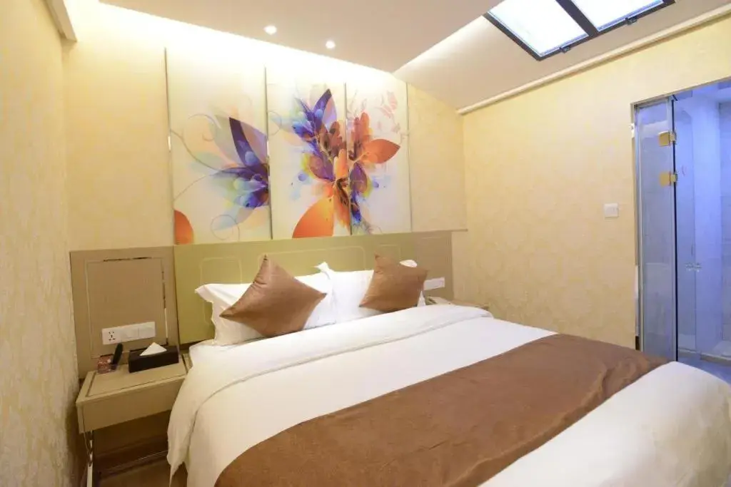 Bed in Crystal Love There Hotel Bed in Crystal Love There Hotel