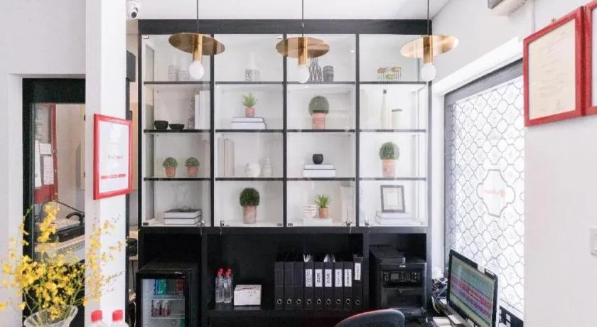 RedDoorz Hotel near Marine Parade Central