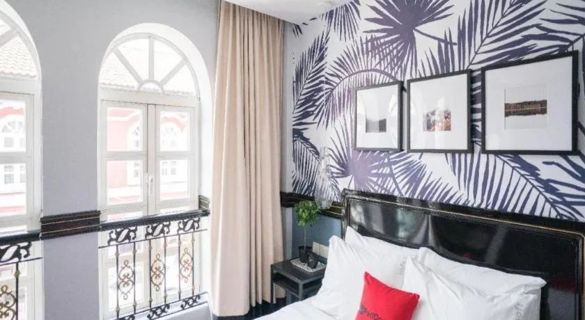 Bed in RedDoorz Hotel near Marine Parade Central