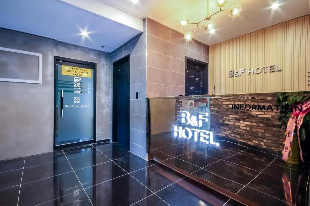 B&F Hotel
