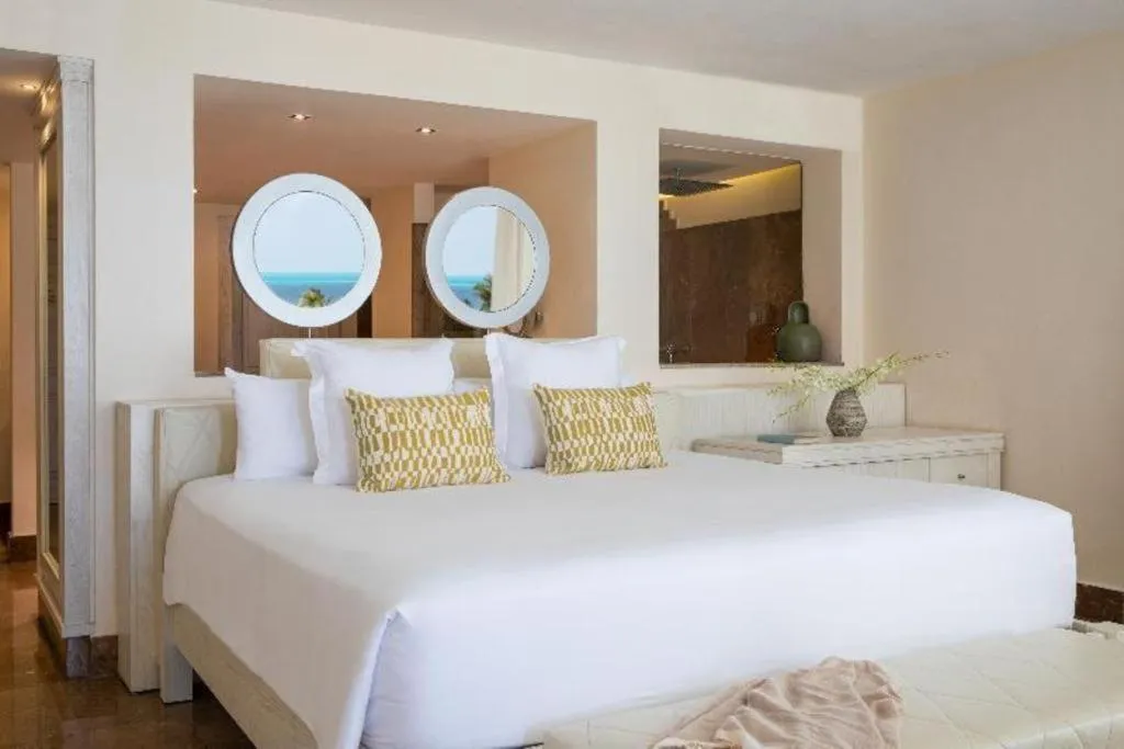 Bed in BELOVED PLAYA MUJERES - ALL INCLUSIVE- ADULTS ONLY