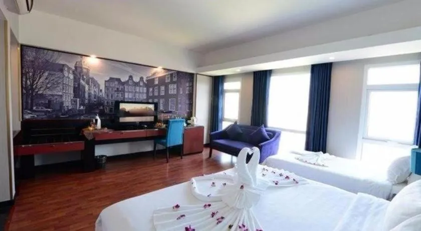 Bed in Hanoi Antique Legend Hotel