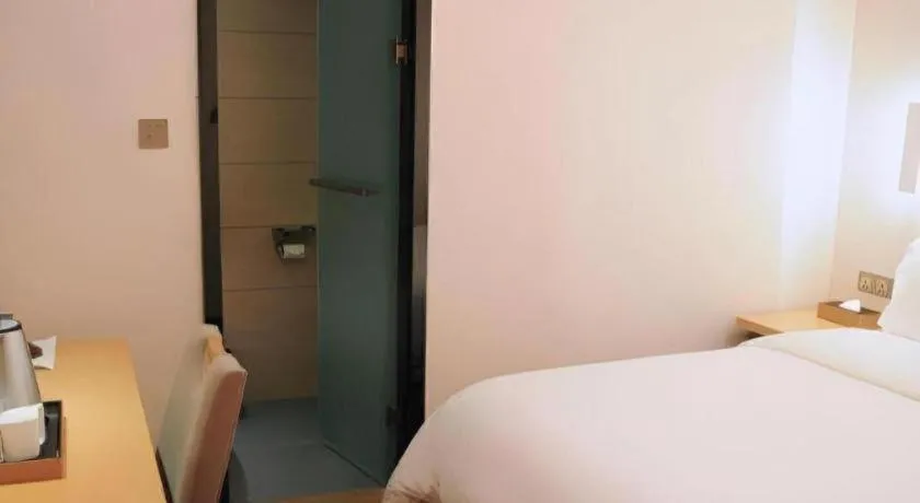 Bed in Lavande Hotel Guangzhou Shangxiajiu Pedestrian Street Hualin Temple Metro Station