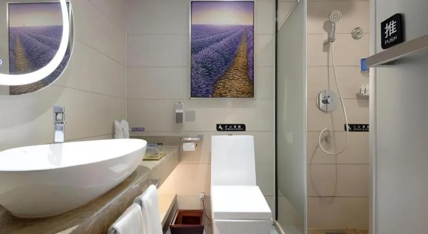 Lavande Hotel Guangzhou Shangxiajiu Pedestrian Street Hualin Temple Metro Station