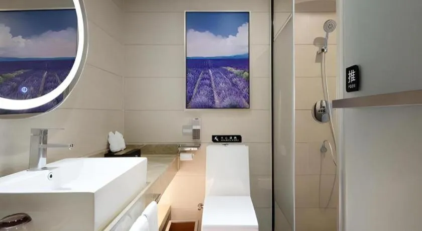 Lavande Hotel Guangzhou Shangxiajiu Pedestrian Street Hualin Temple Metro Station