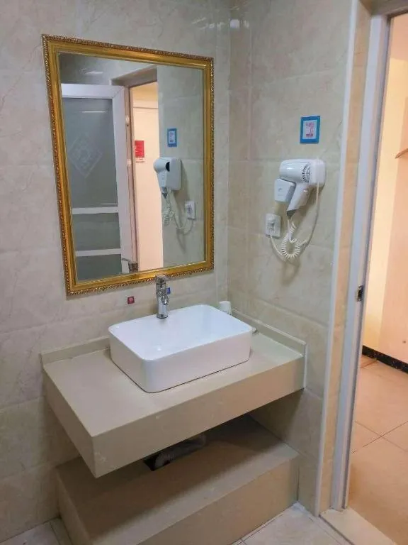 Pai Hotel Tianjin Binguan Metro Station Municipal Government