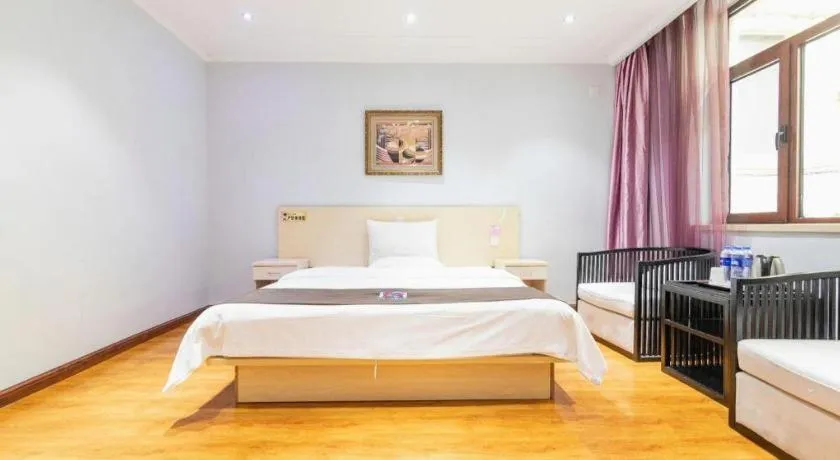 Bed in Pai Hotel Tianjin Binguan Metro Station Municipal Government
