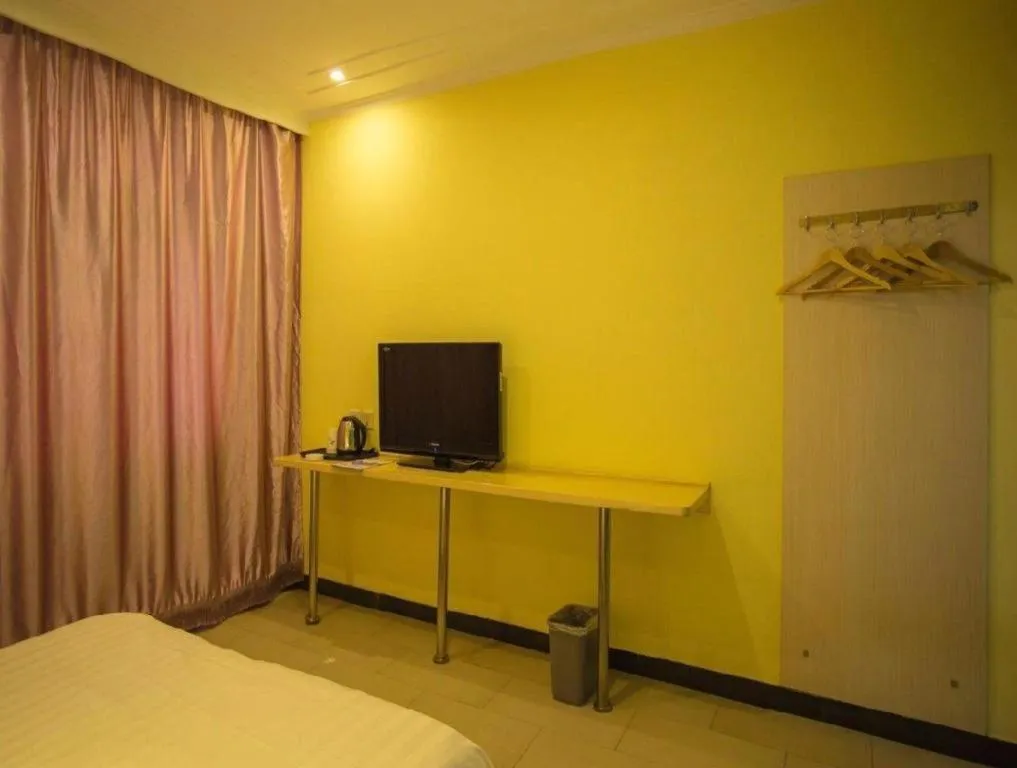 Bed in Pai Hotel Tianjin Binguan Metro Station Municipal Government