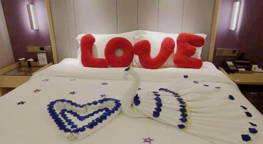 Bed in Lavande Hotel Beijing Olympic Village bird nest