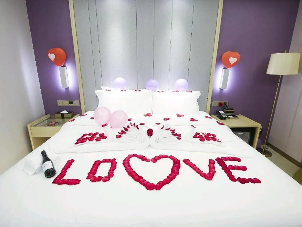 Bed in Lavande Hotel Beijing Olympic Village bird nest