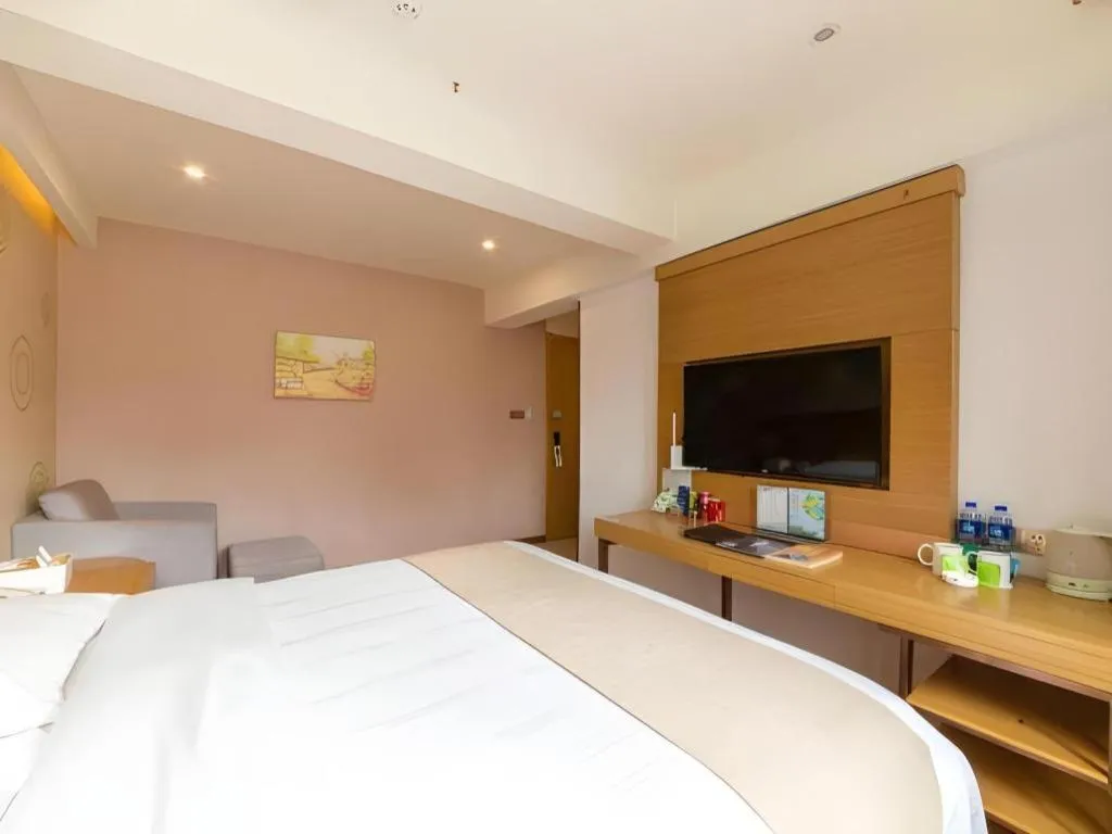 Bed in GreenTree Inn Xuancheng Jingxian Wannan First Street Express Hotel