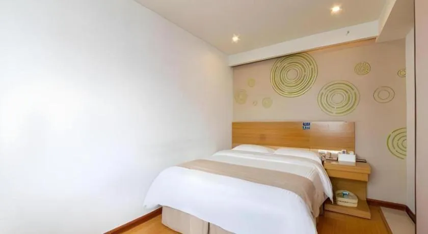 Bed in GreenTree Inn Xuancheng Jingxian Wannan First Street Express Hotel