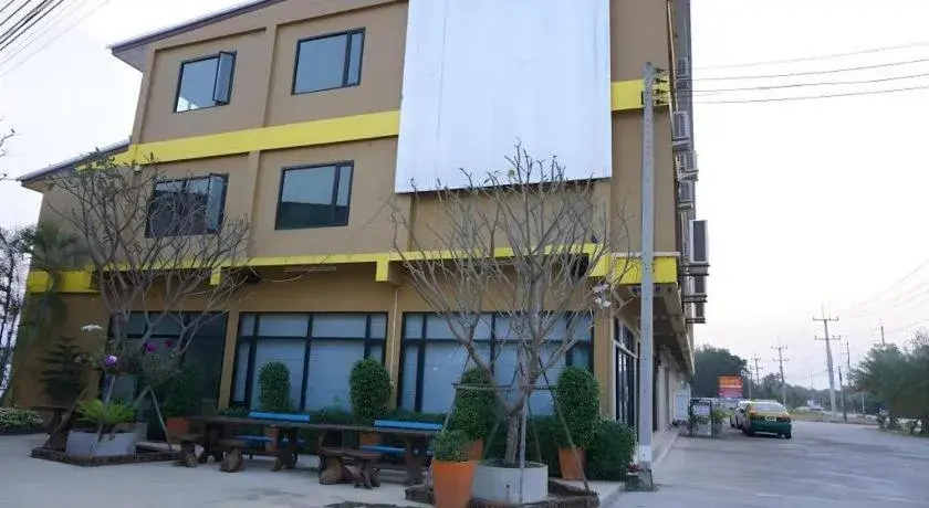 C2U Hotel Uthai Thani C2U Hotel Uthai Thani