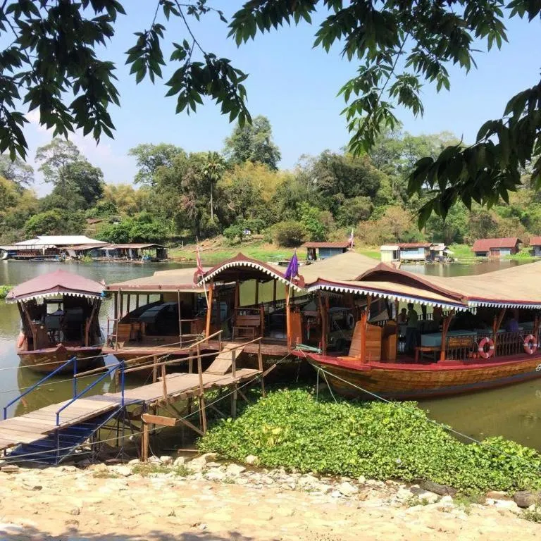 C2U Hotel Uthai Thani