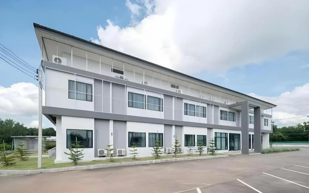 C2U Hotel Uthai Thani