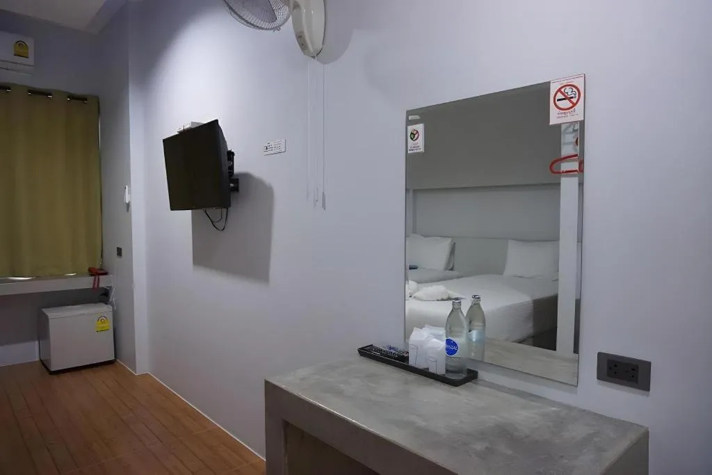 C2U Hotel Uthai Thani