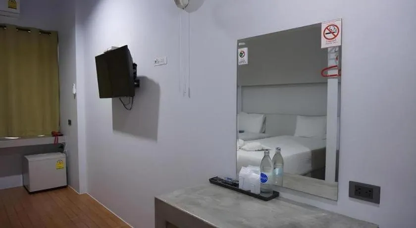 C2U Hotel Uthai Thani