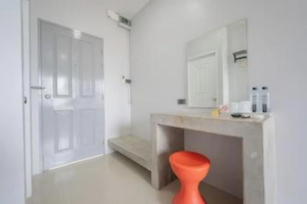 C2U Hotel Uthai Thani