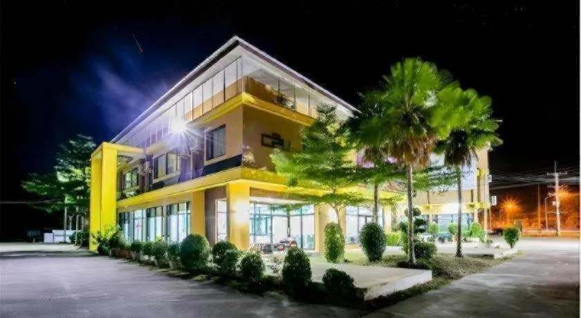 C2U Hotel Uthai Thani