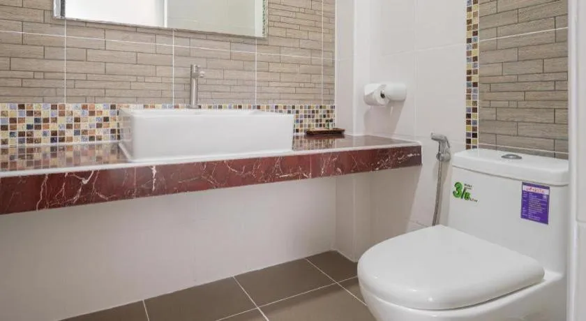 C2U Hotel Uthai Thani