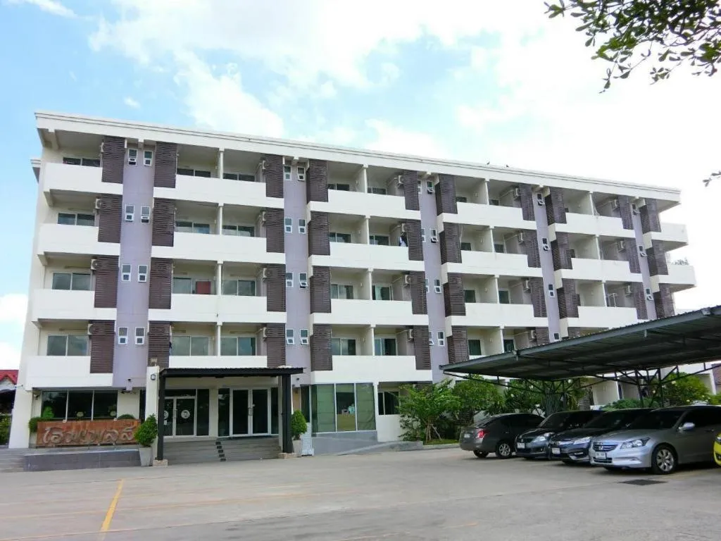 Home Place Lopburi Hotel