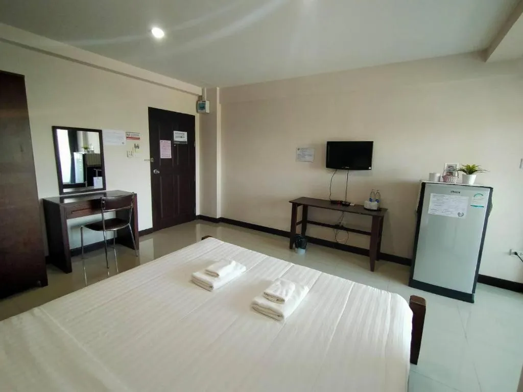 Bed in Home Place Lopburi Hotel