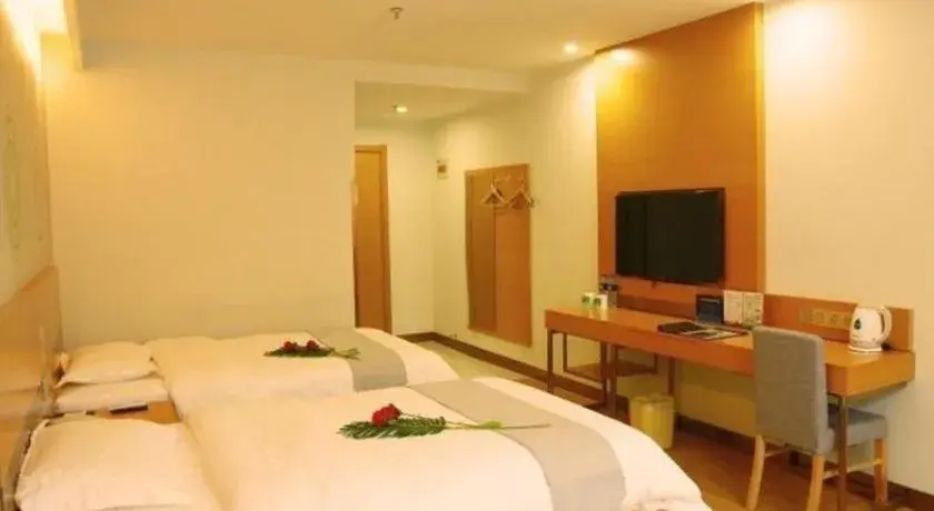 Bed in GreenTree Inn Beijing Magezhuang Metro Station Express Hotel Bed in GreenTree Inn Beijing Magezhuang Metro Station Express Hotel