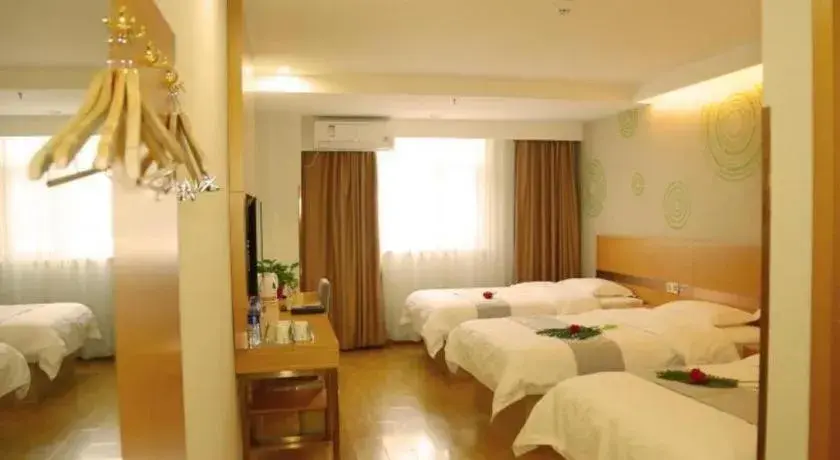 Bed in GreenTree Inn Beijing Magezhuang Metro Station Express Hotel Bed in GreenTree Inn Beijing Magezhuang Metro Station Express Hotel