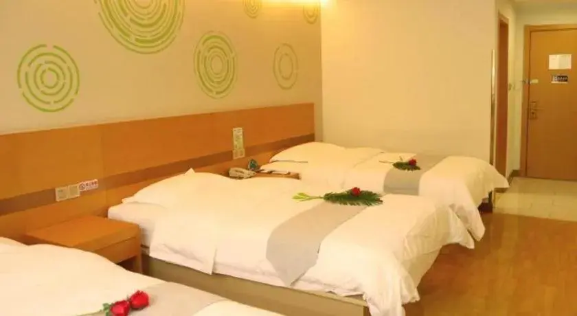 Bed in GreenTree Inn Beijing Magezhuang Metro Station Express Hotel Bed in GreenTree Inn Beijing Magezhuang Metro Station Express Hotel