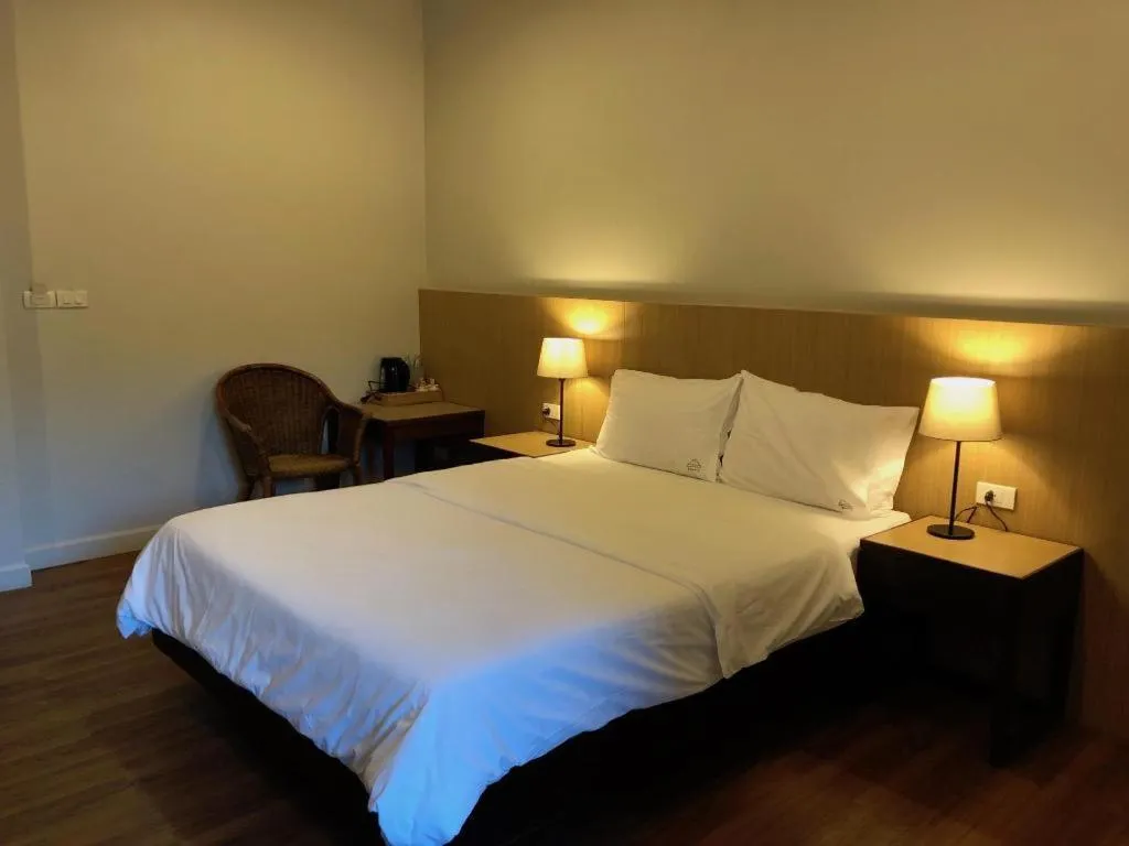 Bed in Pawa Place (By Inpawa)