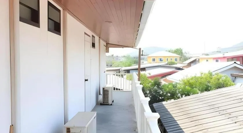 Sea beach Koh Larn 2 Hotel