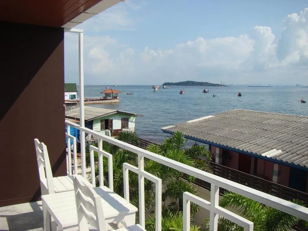 Sea beach Koh Larn 2 Hotel