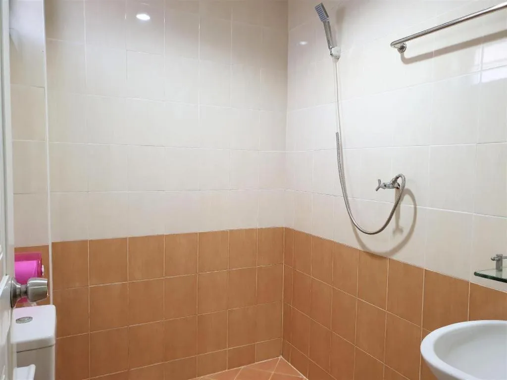 Sea beach Koh Larn 2 Hotel