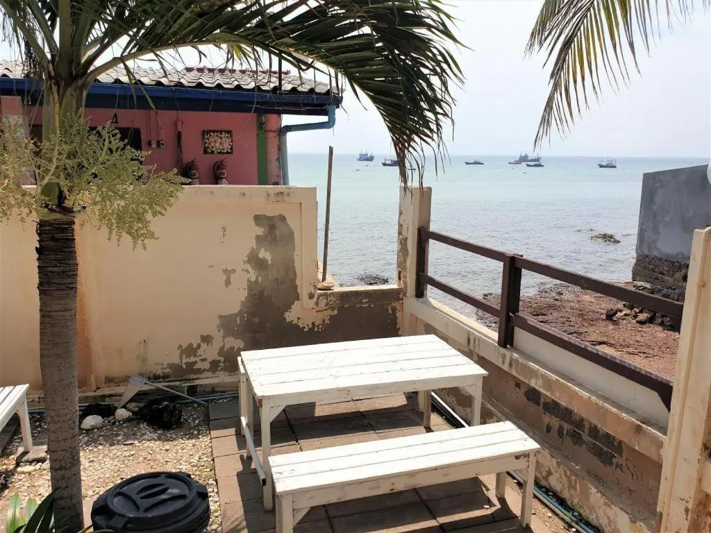 Sea beach Koh Larn 2 Hotel