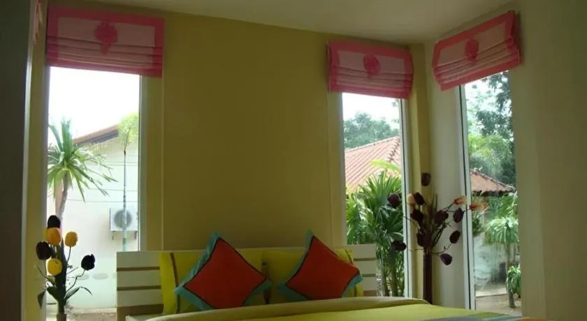 Sea beach Koh Larn 2 Hotel