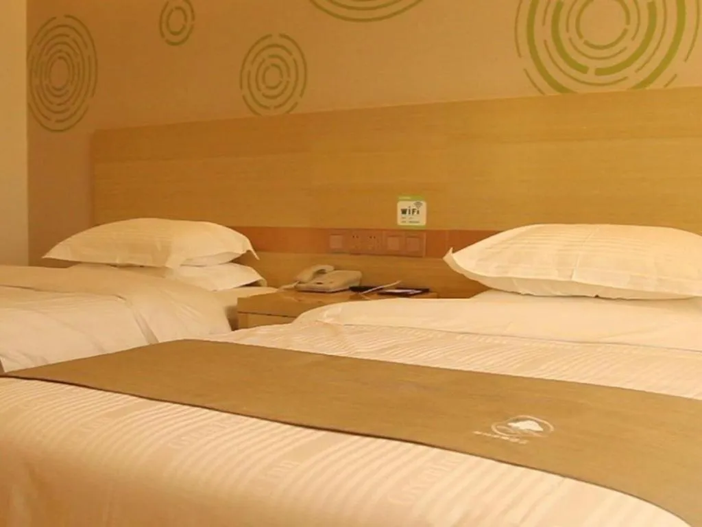 Bed in GreenTree Inn Xianning Tongcheng County Bus Station Business Hotel