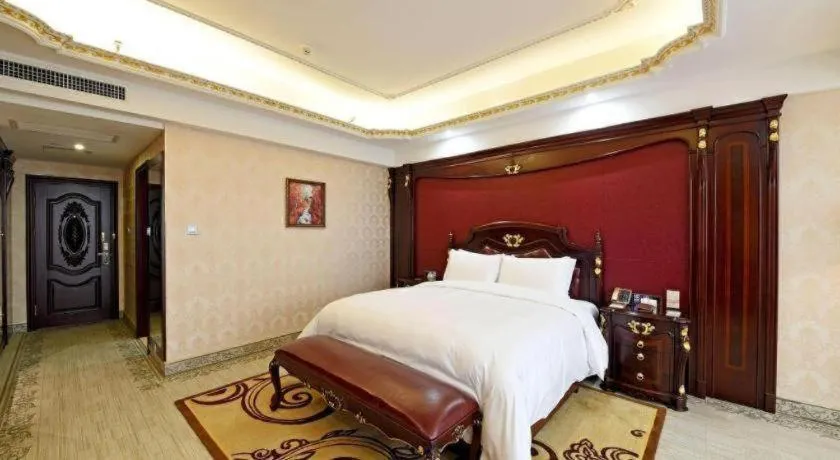 Bed in Wanjiale International Hotel