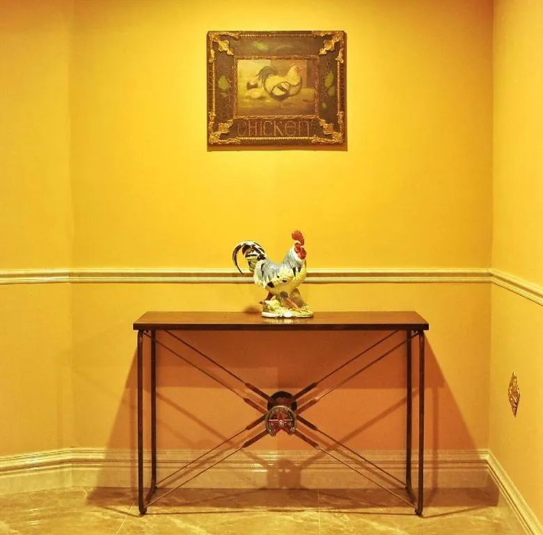 LINCOLN CARNIVAL HOTEL