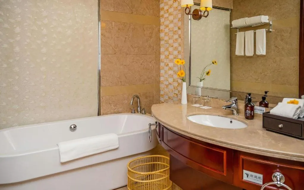 Taishun Xiangzhou New Century Hotel